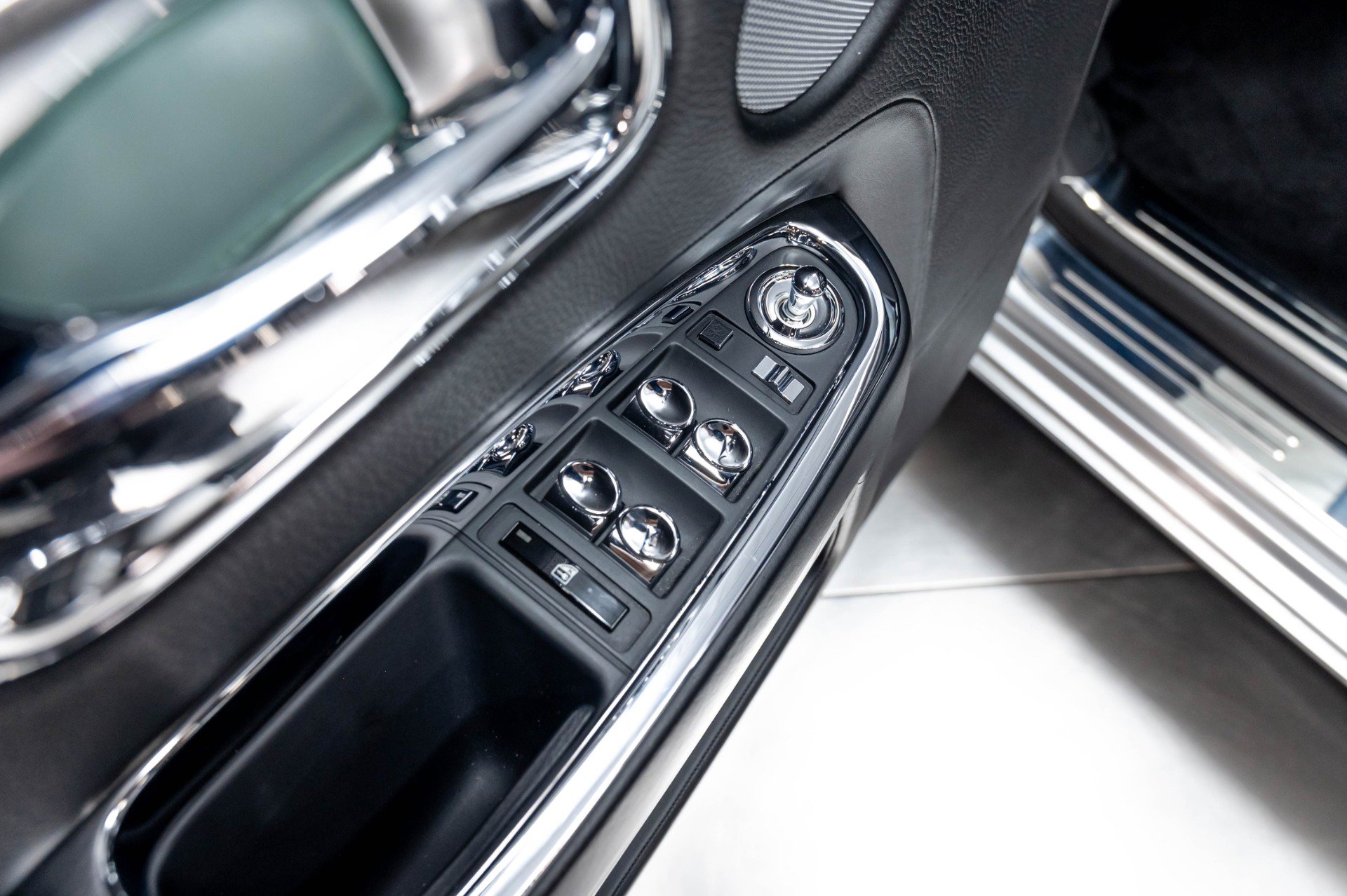 Used 2012 Rolls-Royce Ghost RWD image 72