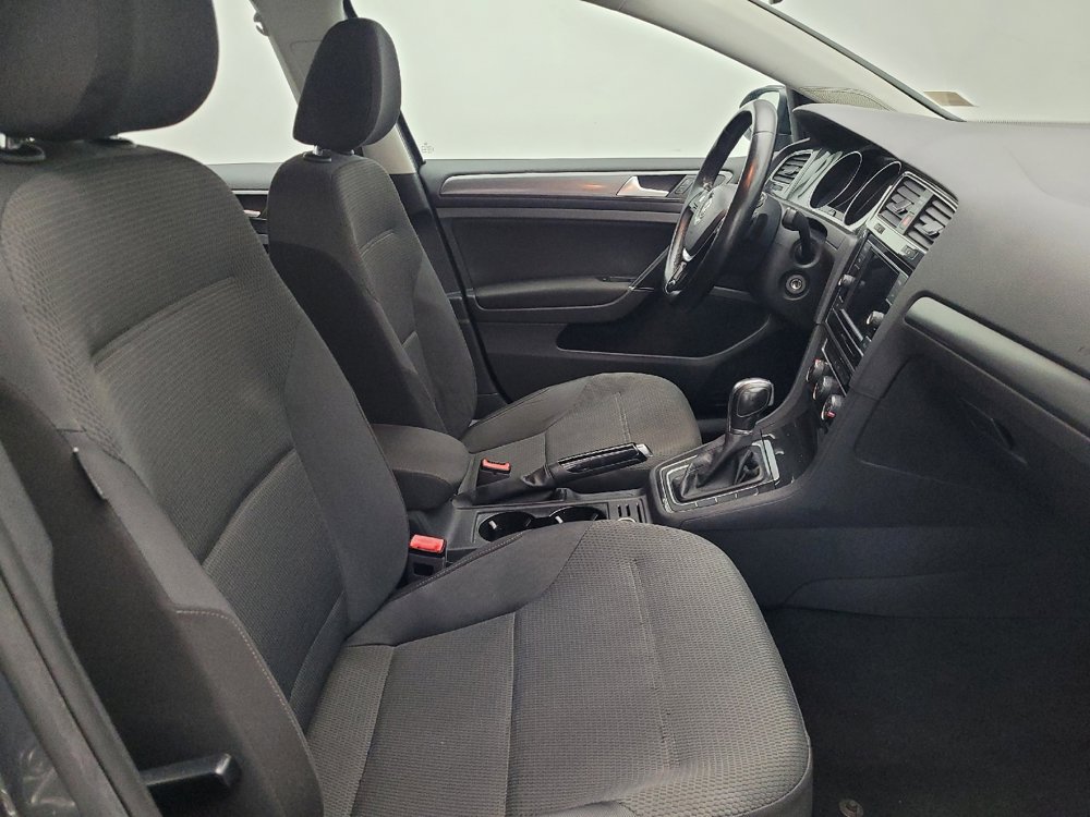 Used 2019 Volkswagen Golf S image 21