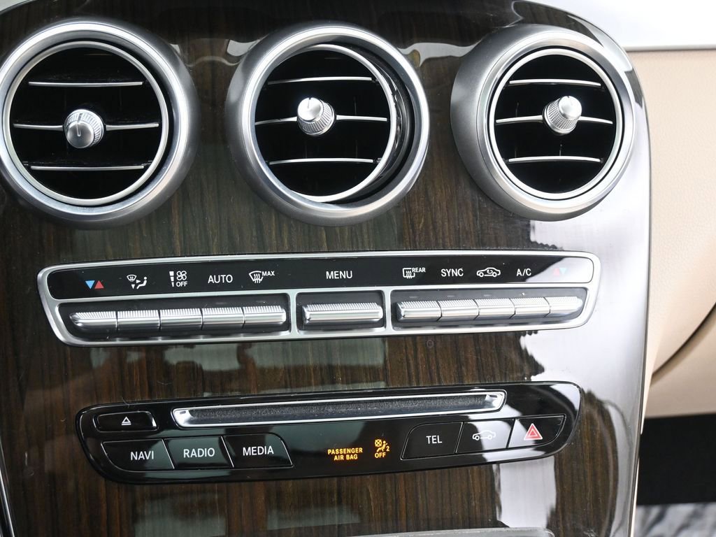 Used 2018 Mercedes-Benz GLC 300 4MATIC image 20