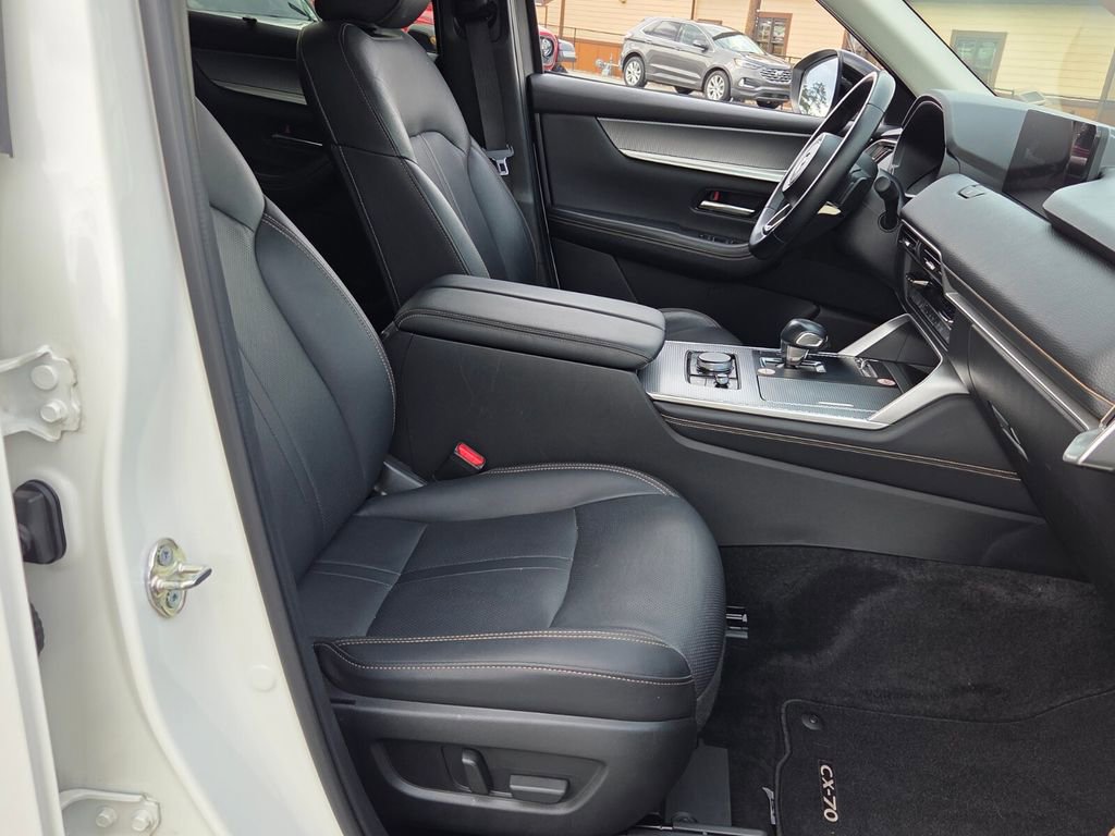 Used 2025 MAZDA CX-70 3.3 Turbo w/ Preferred Package image 15