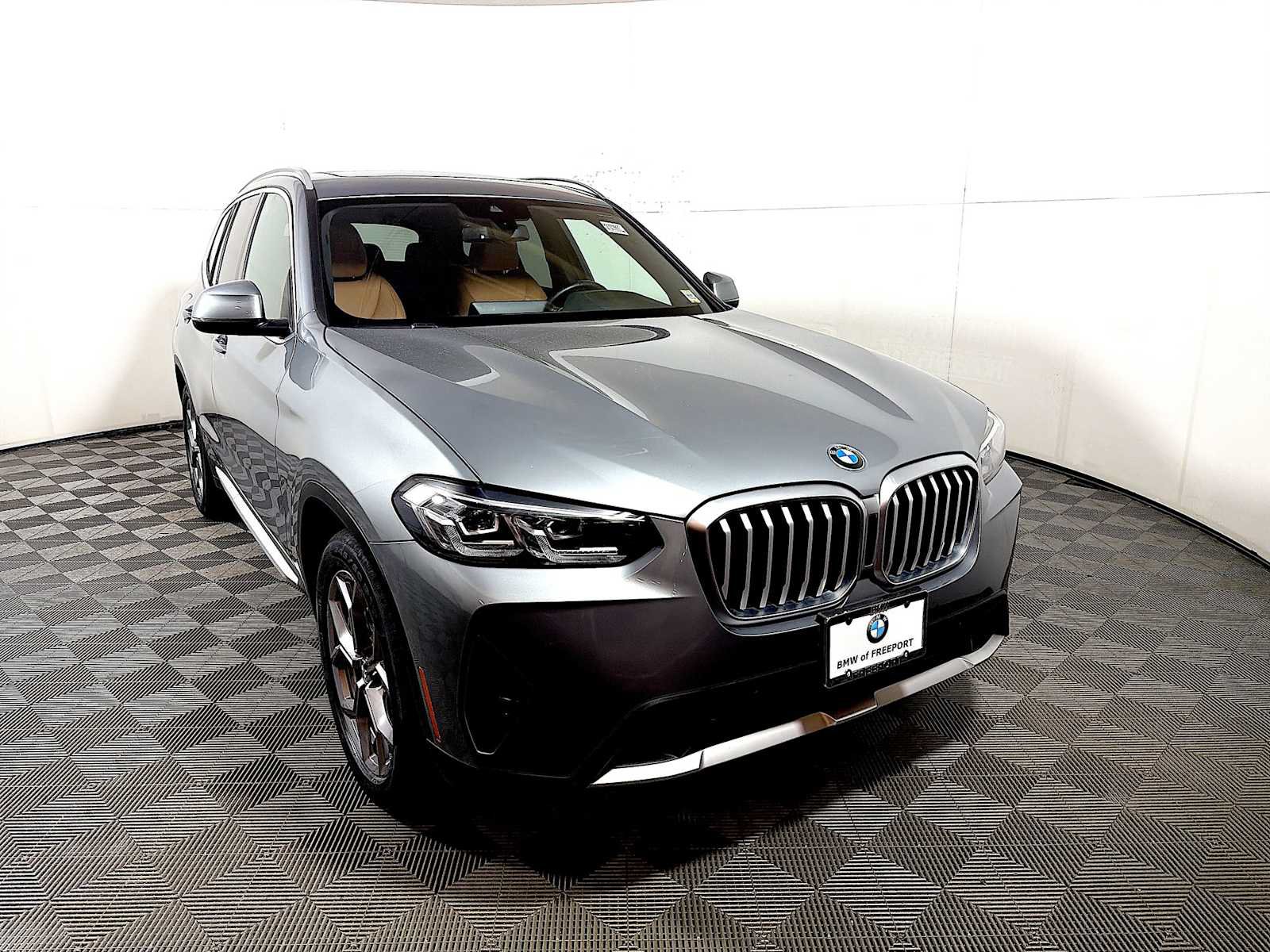 Used 2024 BMW X3 xDrive30i w/ Convenience Package AWD/4WD image 2