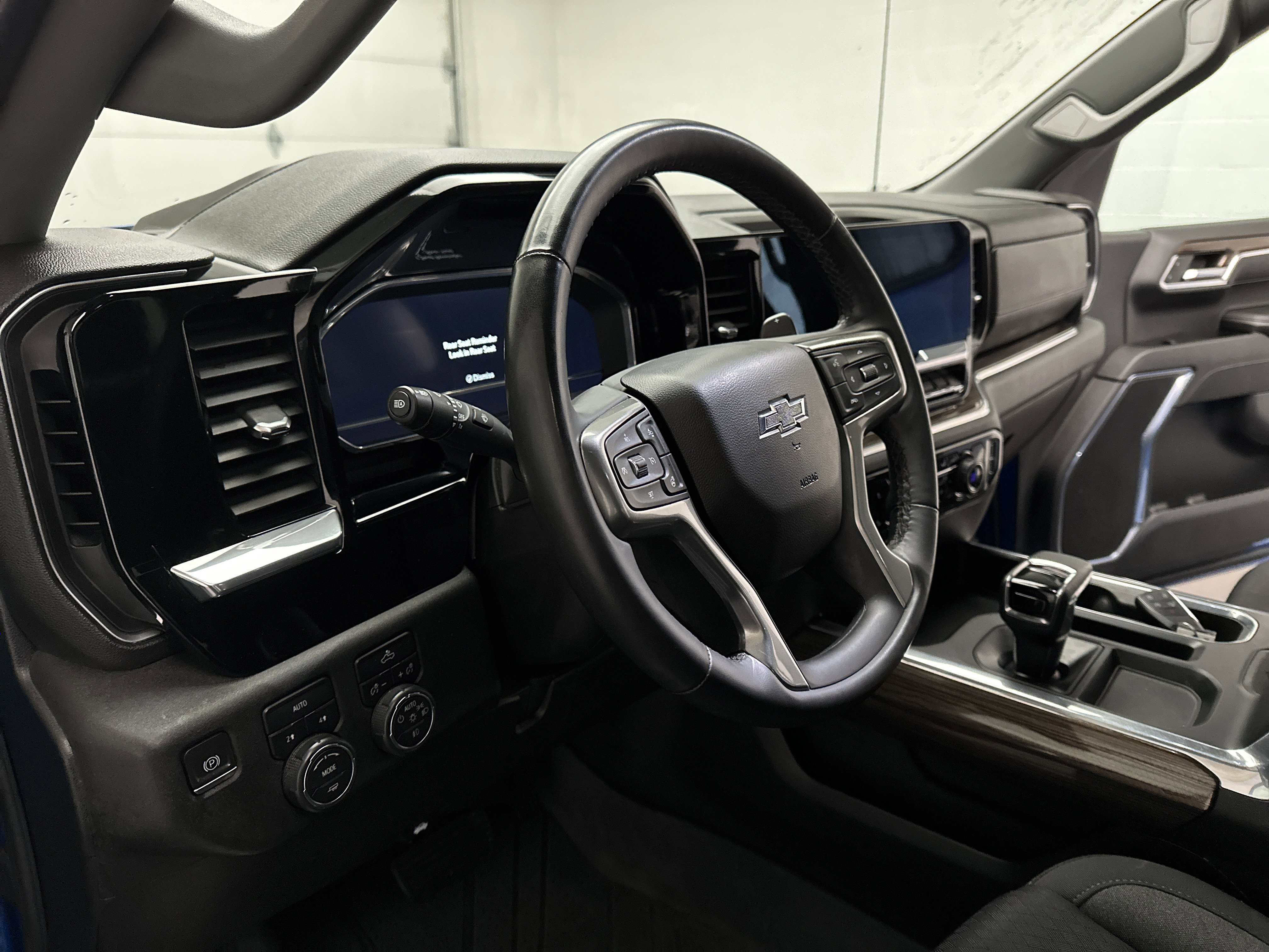 Used 2023 Chevrolet Silverado 1500 RST w/ Rally Edition image 18