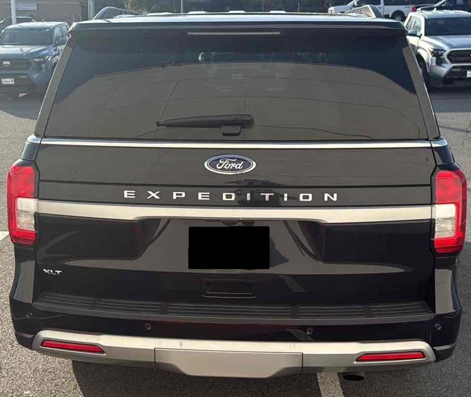 Used 2024 Ford Expedition XLT image 5