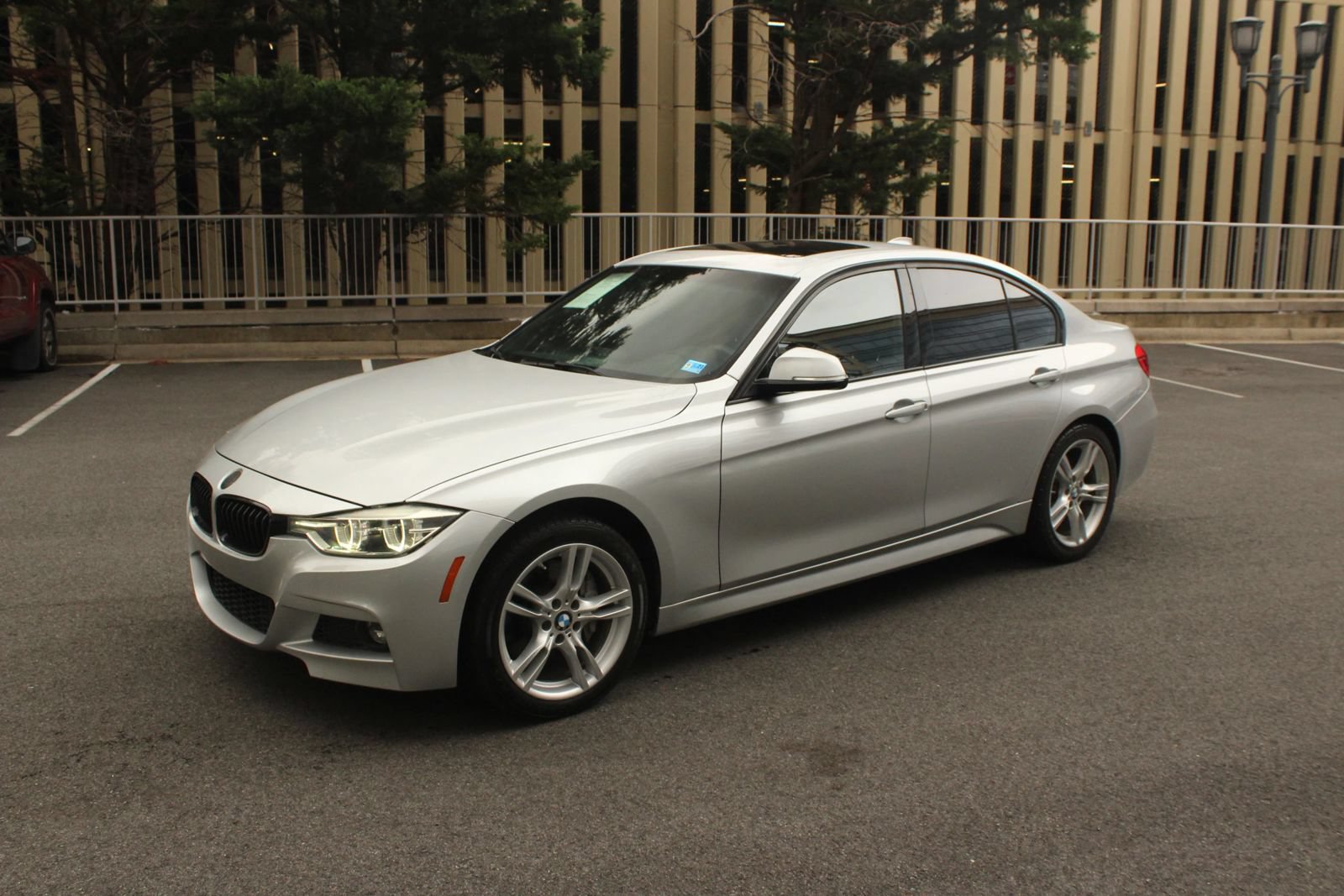 Used 2018 BMW 330i Sedan RWD image 12