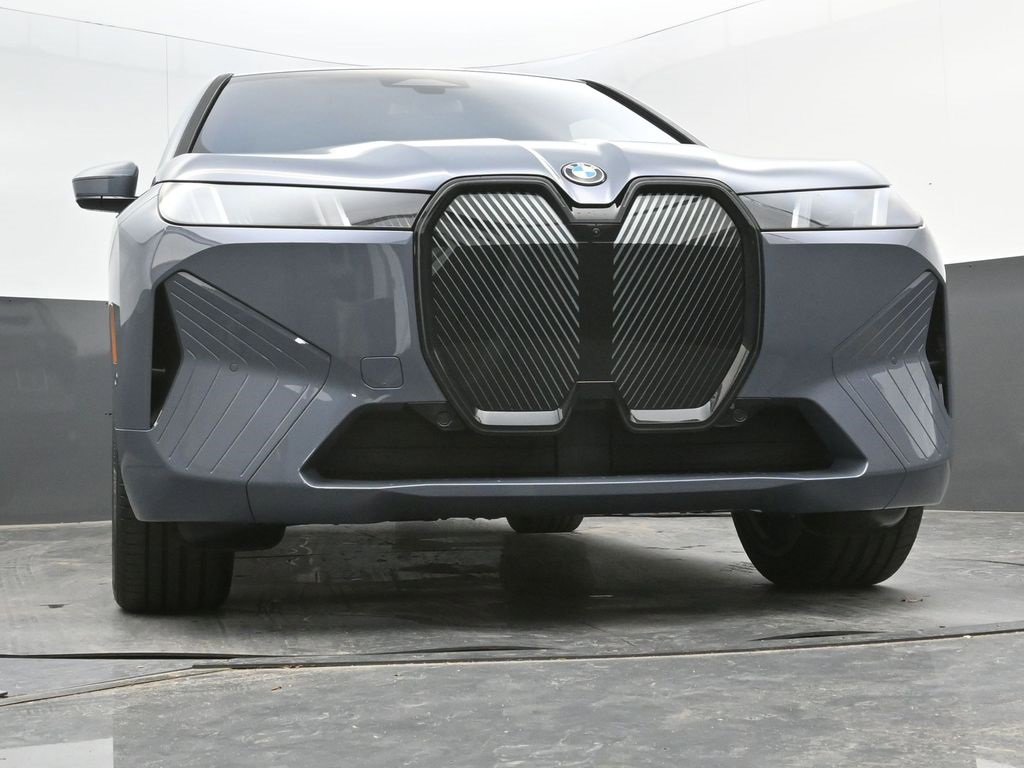 Certified 2026 BMW iX xDrive45 w/ Premium Package image 29