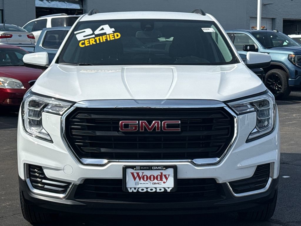 Certified 2024 GMC Terrain SLE w/ Driver Convenience Package image 4