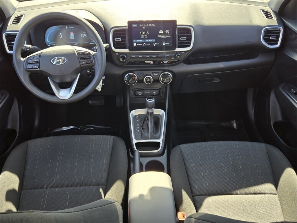 Certified 2025 Hyundai Venue SE image 13