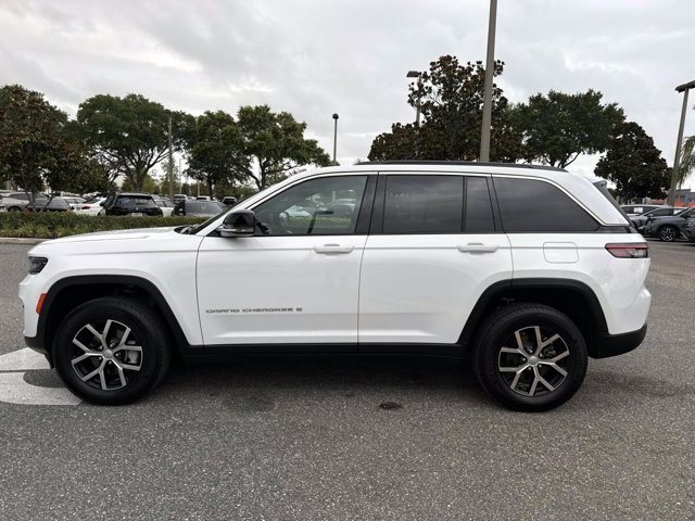 Used 2024 Jeep Grand Cherokee Limited AWD/4WD image 6
