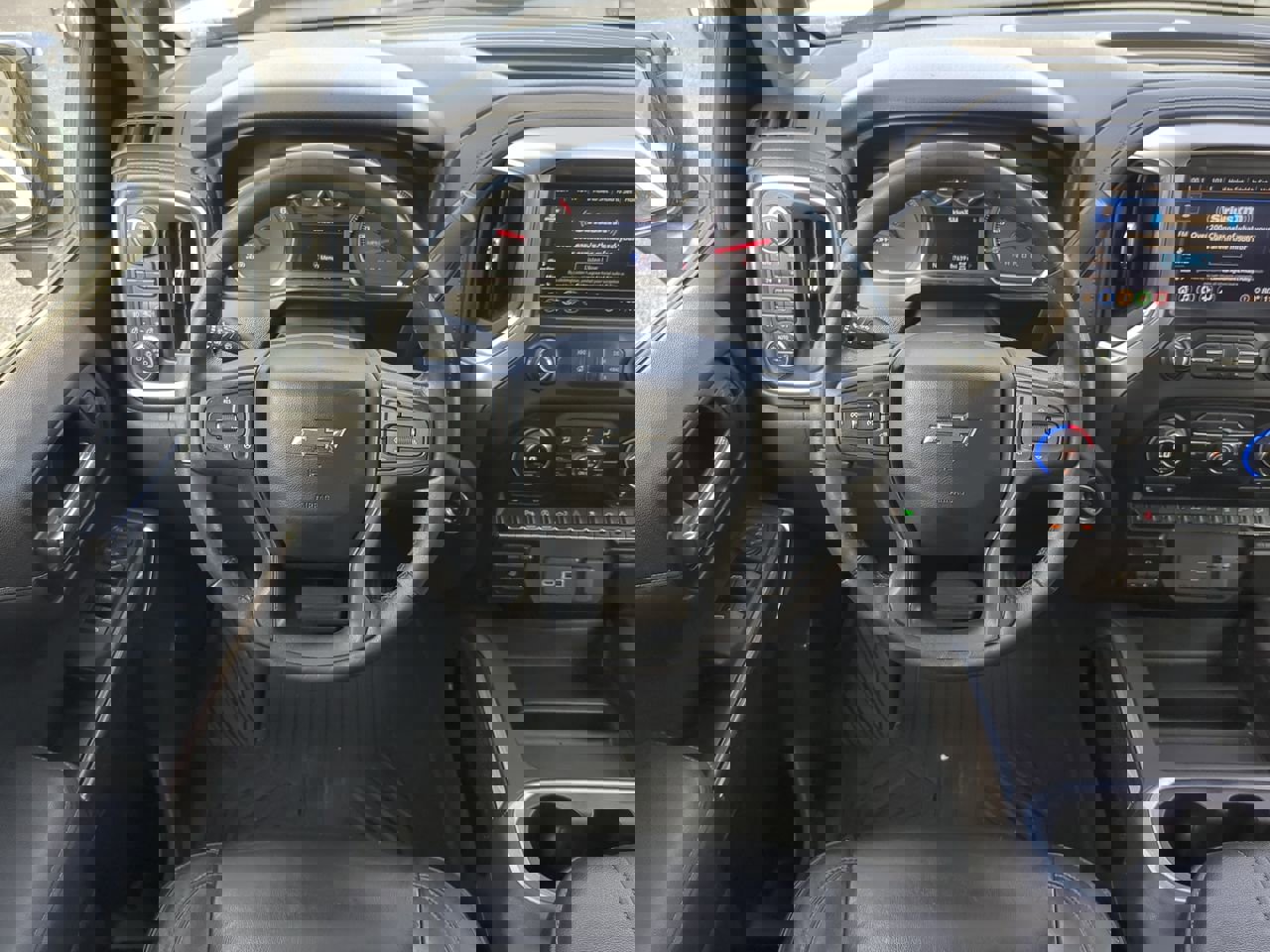 Used 2020 Chevrolet Silverado 1500 LT Trail Boss w/ Midnight Edition image 16