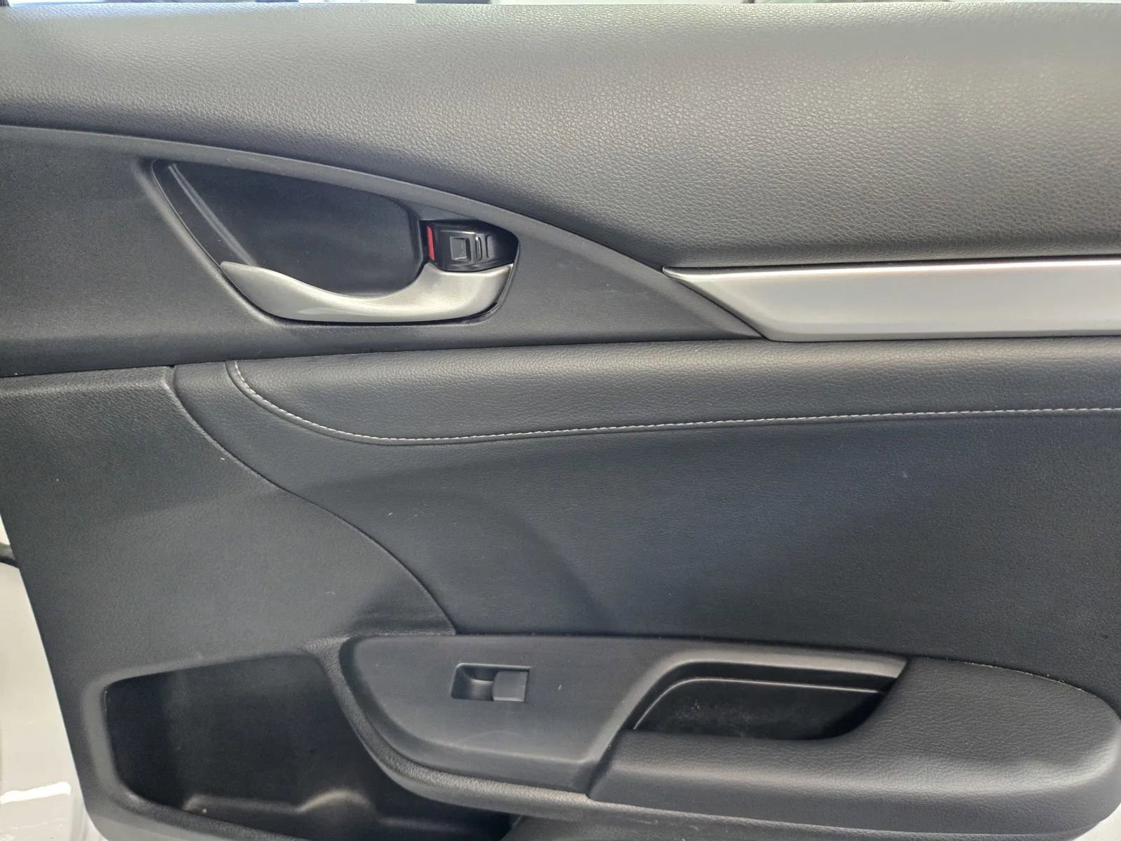 Used 2021 Honda Civic Touring image 9