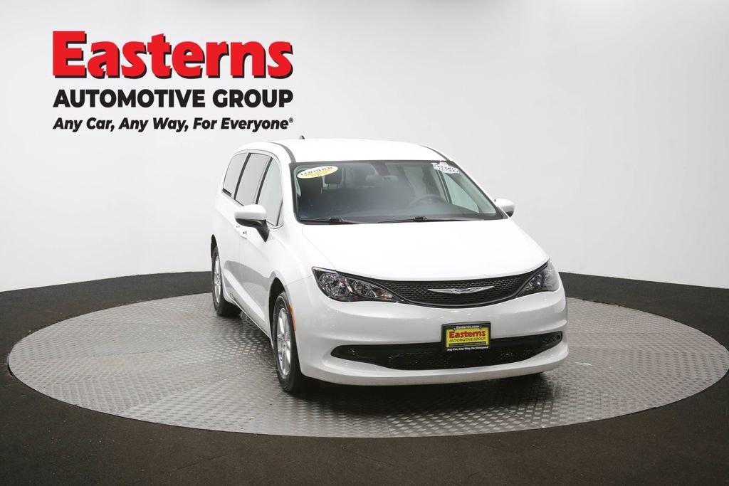 Used 2022 Chrysler Voyager LX image 48
