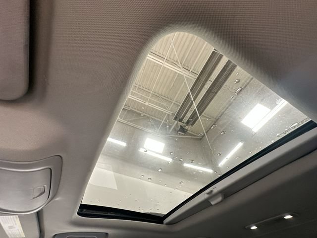Used 2019 GMC Acadia SLT AWD/4WD image 17