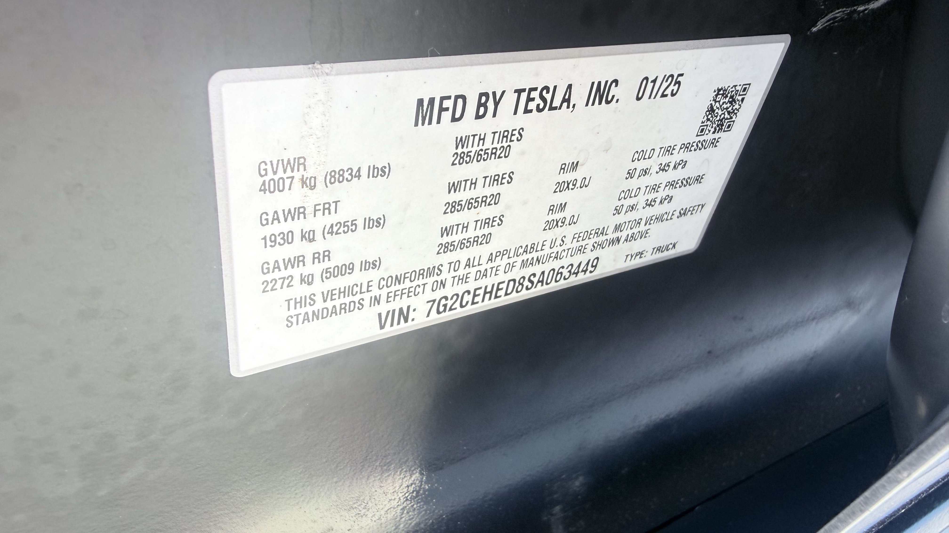 Used 2025 Tesla Cybertruck AWD Crew Cab image 26
