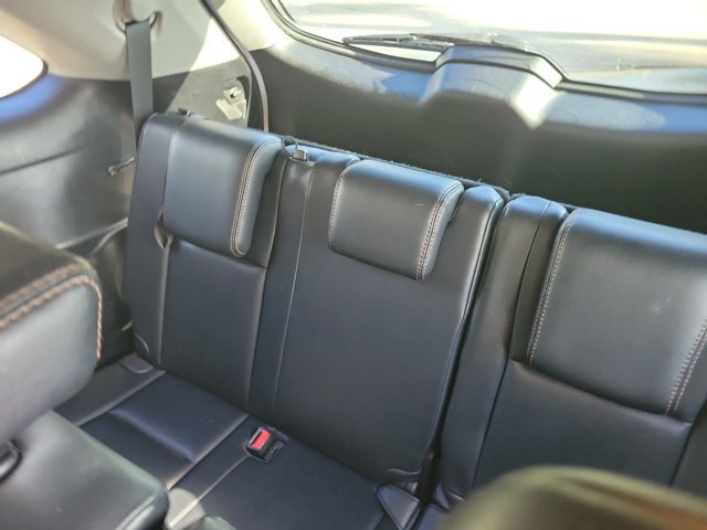 Used 2016 Toyota Highlander XLE FWD image 14