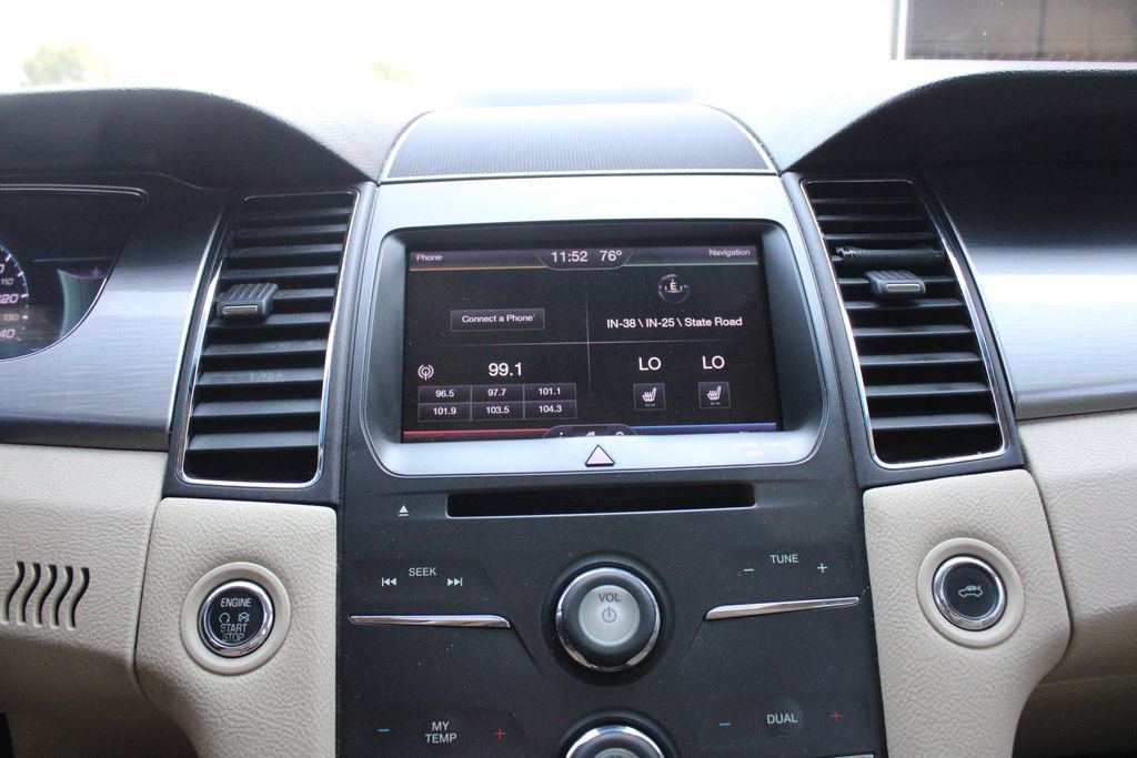 Used 2013 Ford Taurus SEL FWD image 13