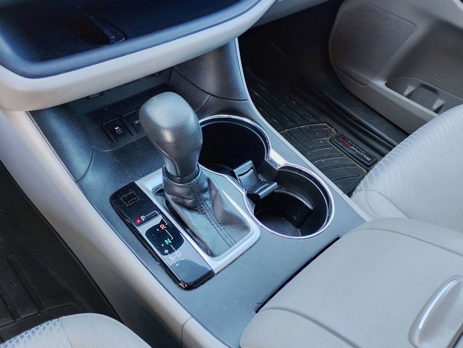 Used 2019 Toyota Highlander LE image 11