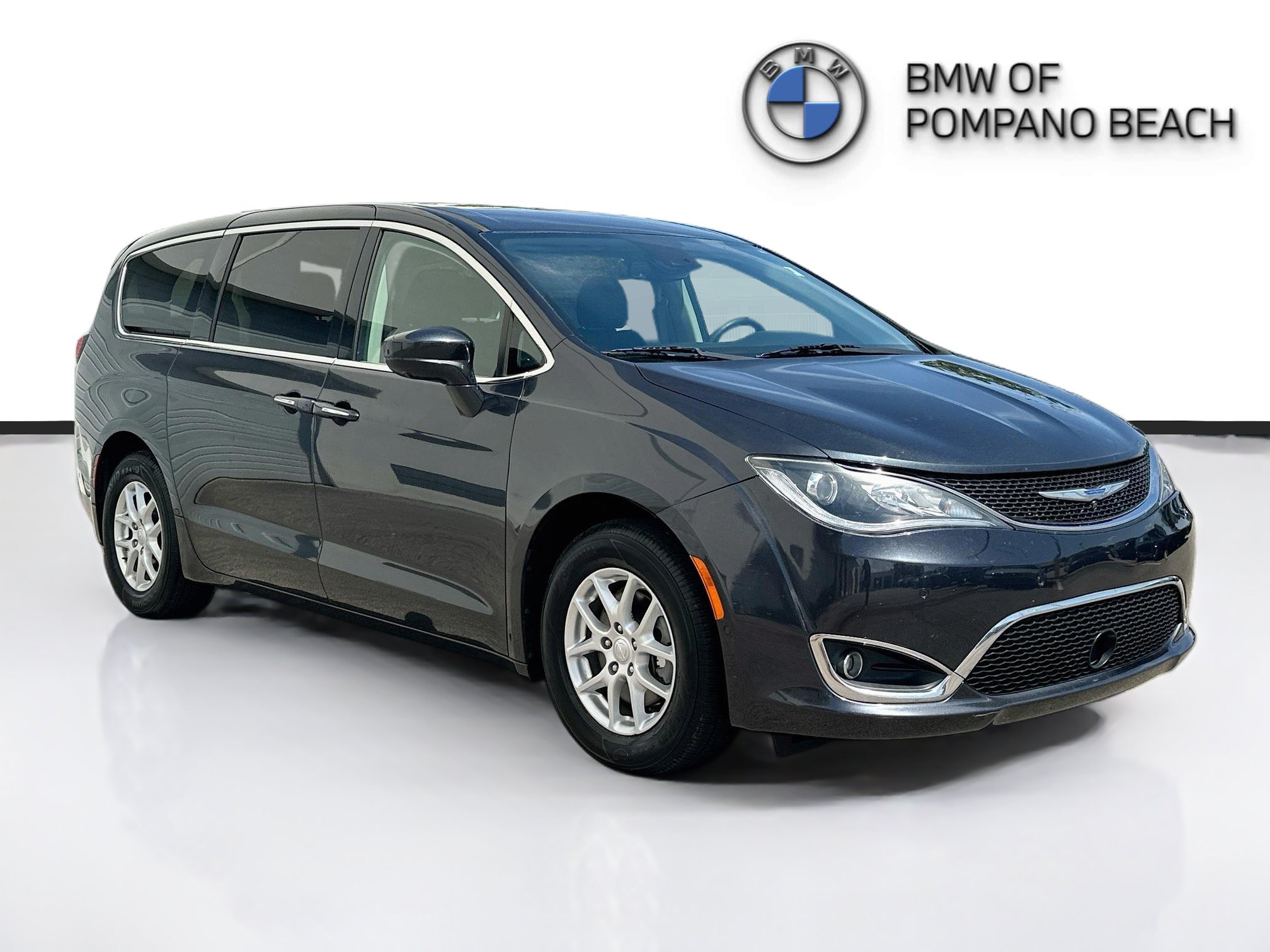 Used 2020 Chrysler Pacifica Touring w/ Advanced Safetytec Group