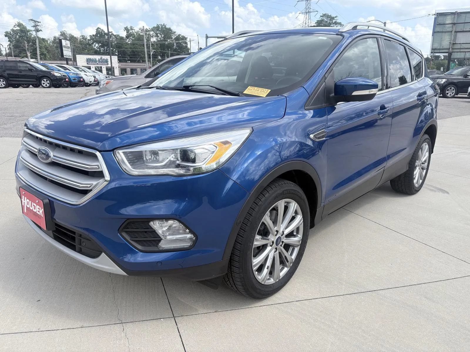 Used 2018 Ford Escape Titanium w/ Ford Safe & Smart Package AWD/4WD image 3