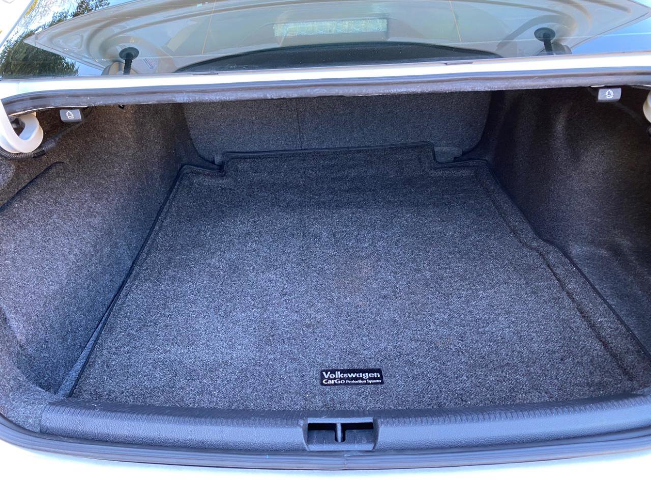 Used 2018 Volkswagen Passat GT FWD image 7