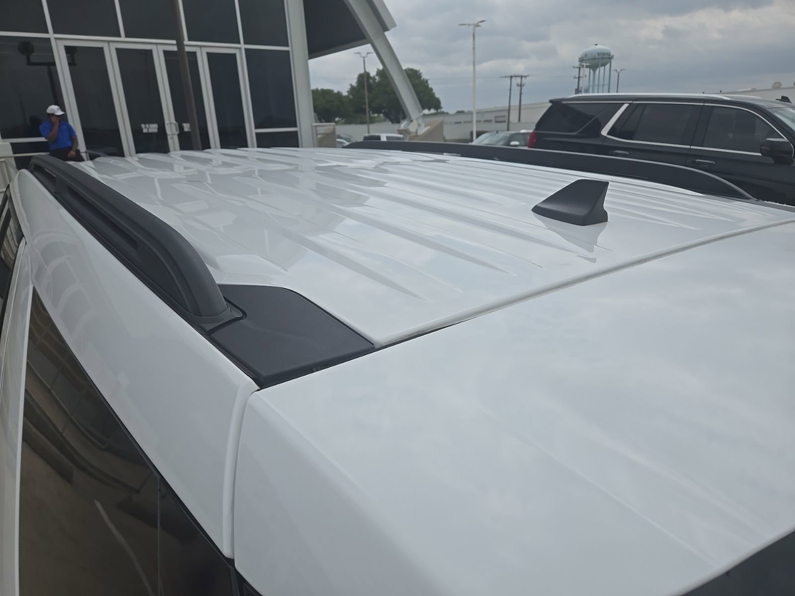 Used 2022 Ford Explorer XLT w/ Equipment Group 202A RWD image 11