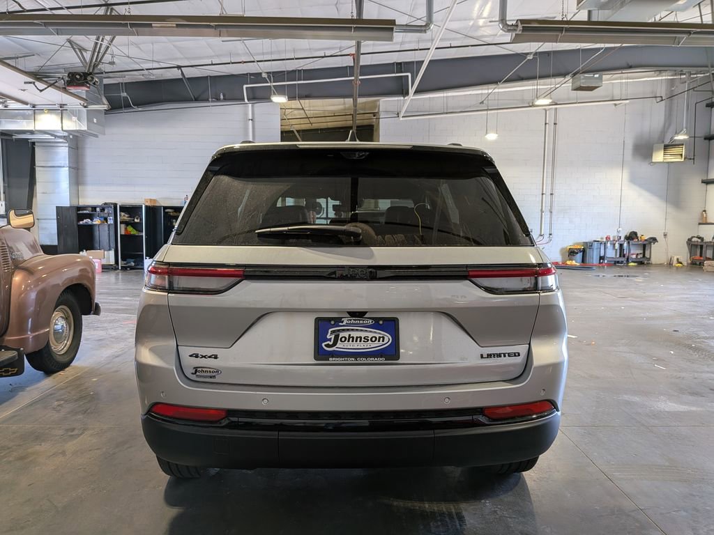 New 2025 Jeep Grand Cherokee Limited w/ Luxury Tech Group II image 7