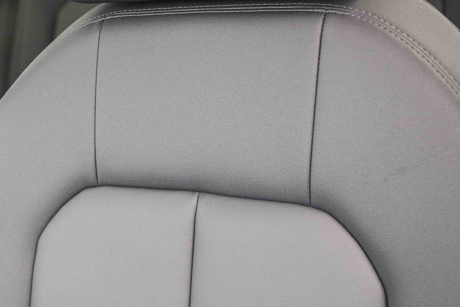 Used 2025 Audi Q3 2.0T Premium w/ Convenience Package AWD/4WD image 43