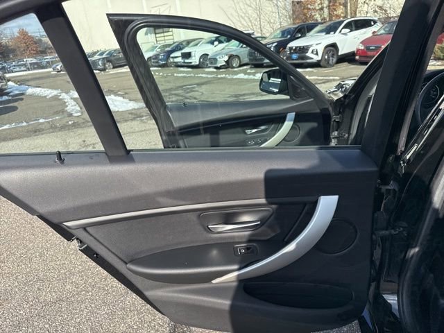 Used 2017 BMW 320i xDrive Sedan image 34