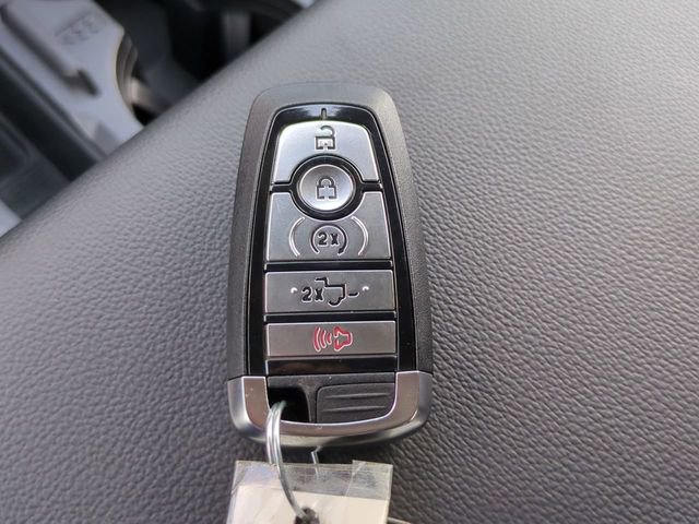 New 2026 Ford F250 Lariat w/ Black Appearance Package AWD/4WD image 30