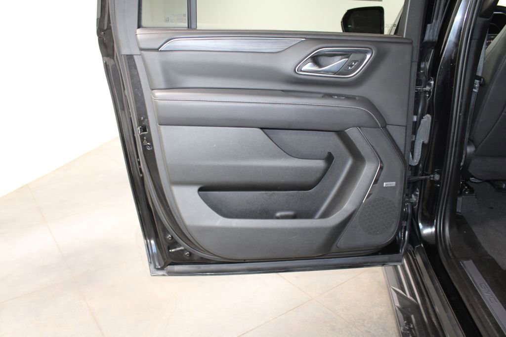 Used 2023 GMC Yukon XL SLT image 30