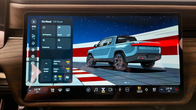 Used 2026 Rivian R1T Premium Tri AWD/4WD image 61