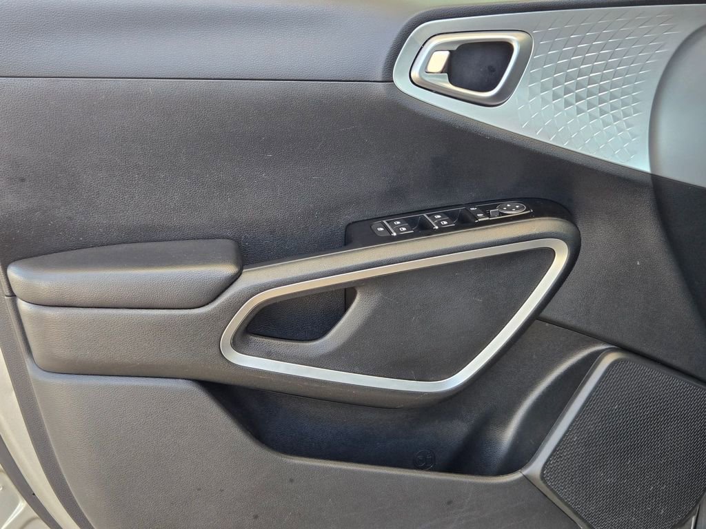 Used 2023 Kia Soul LX w/ Option Group 015 image 11