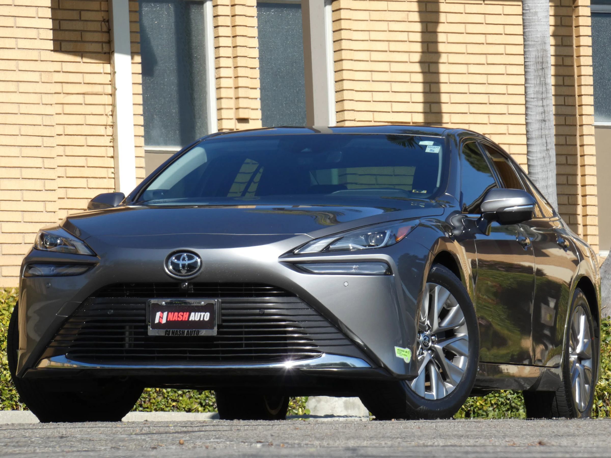 Used 2023 Toyota Mirai image 2