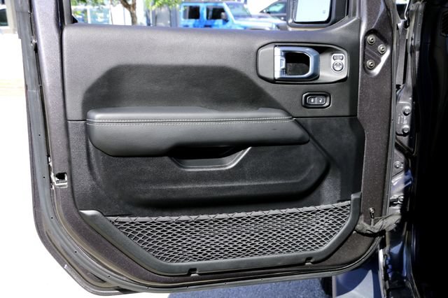 Used 2021 Jeep Gladiator Overland w/ Popular Equipment Package AWD/4WD image 21