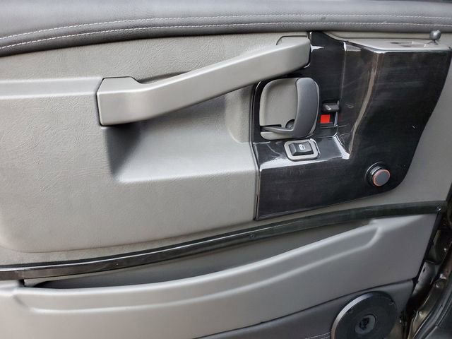 Used 2024 GMC Savana 2500 Extended w/ Driver Convenience Package image 17