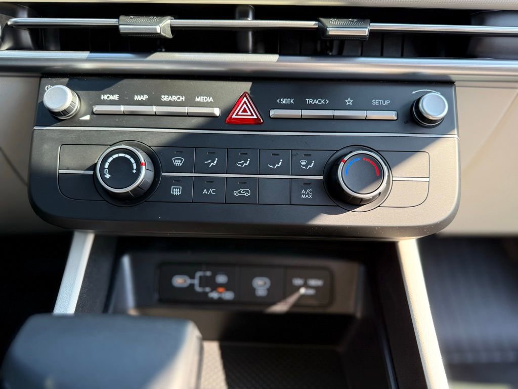 Used 2025 Hyundai Tucson SE image 24