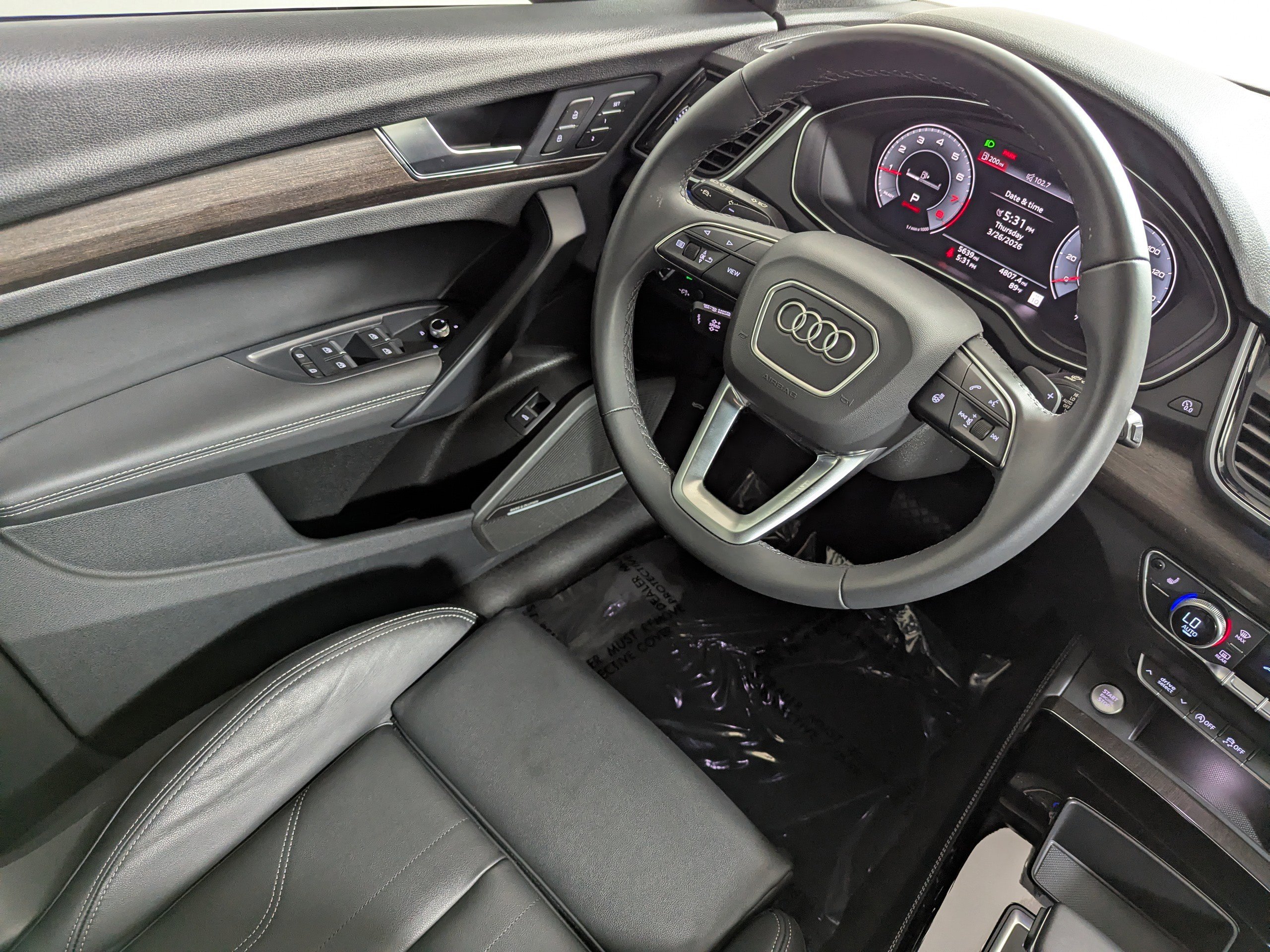 Certified 2025 Audi Q5 2.0T Premium Plus w/ Premium Plus Package image 9