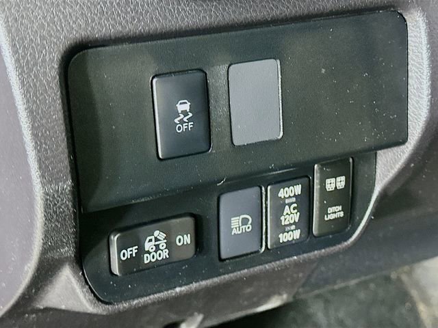 Used 2022 Toyota Tacoma TRD Off-Road w/ Technology Package AWD/4WD image 21