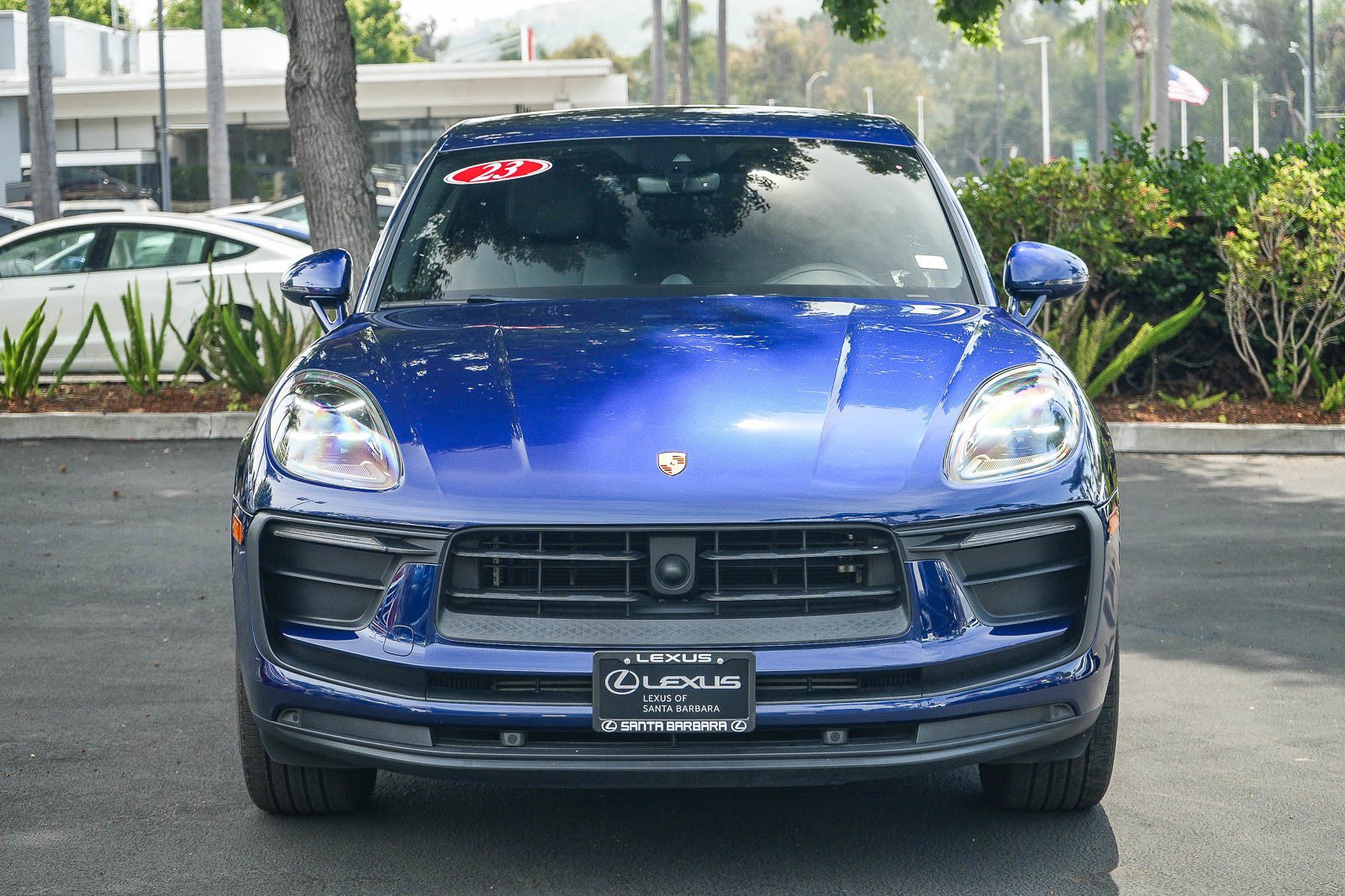 Used 2023 Porsche Macan AWD/4WD image 2