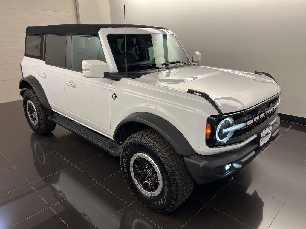 Certified 2023 Ford Bronco Outer Banks w/ Sasquatch Package