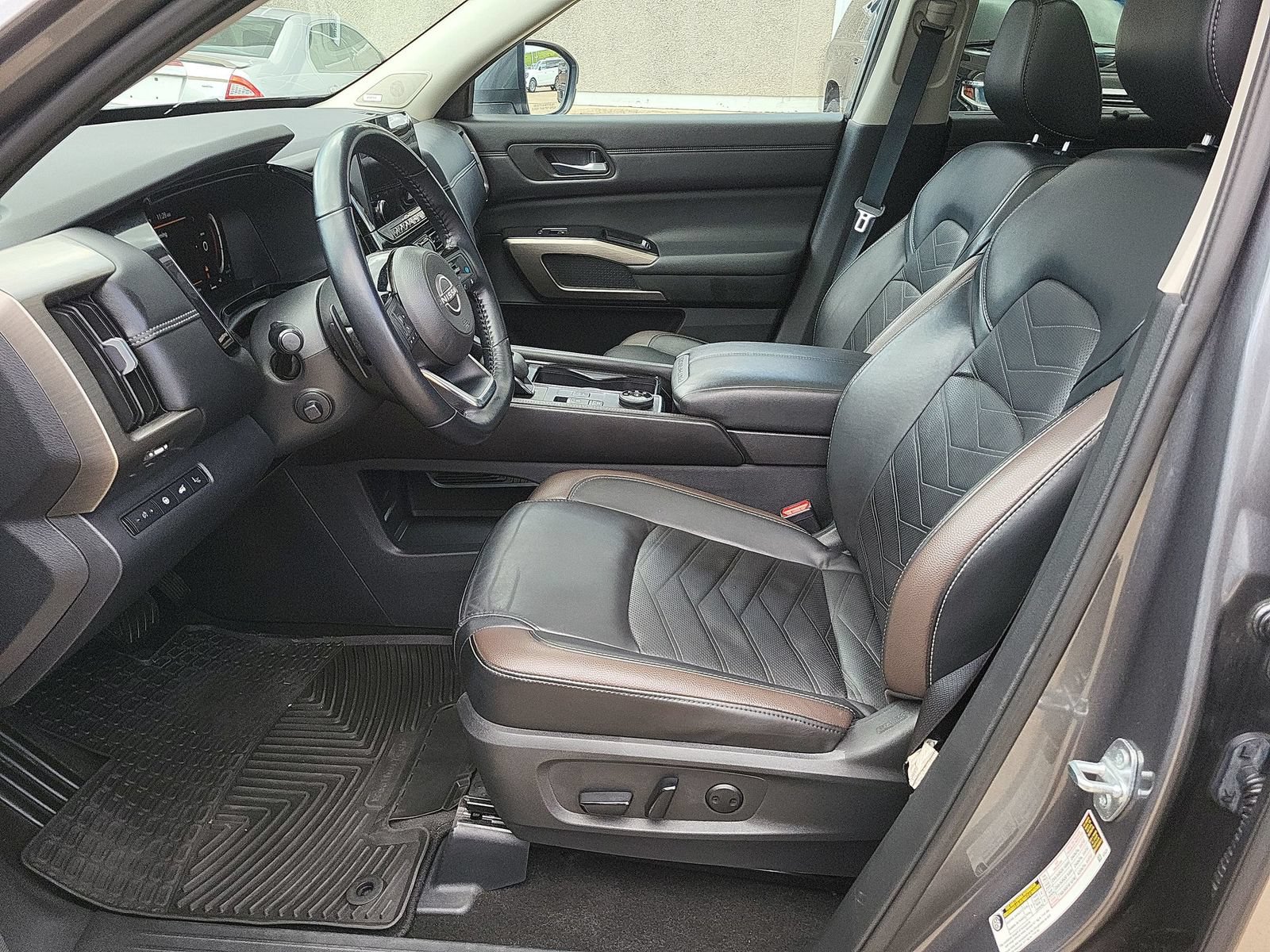 Used 2023 Nissan Pathfinder Platinum AWD/4WD image 20