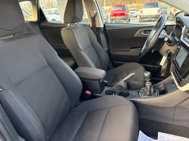 Used 2018 Toyota Corolla iM image 10