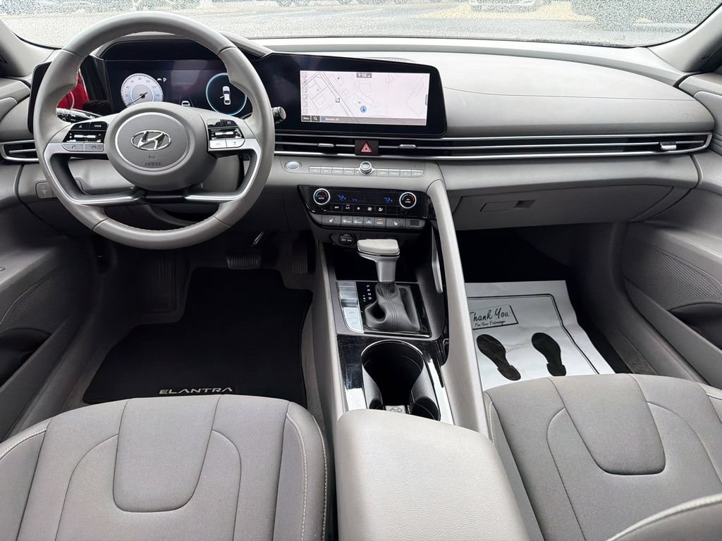 Used 2023 Hyundai Elantra SEL w/ Convenience Package FWD image 21
