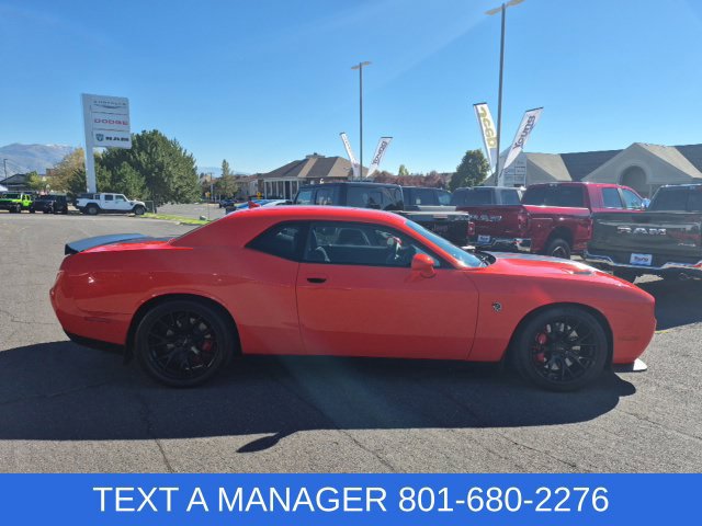 Used 2016 Dodge Challenger SRT Hellcat RWD image 4