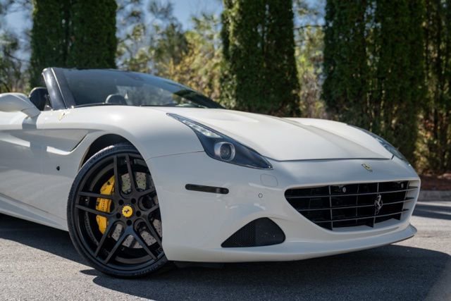 Used 2016 Ferrari California T image 88
