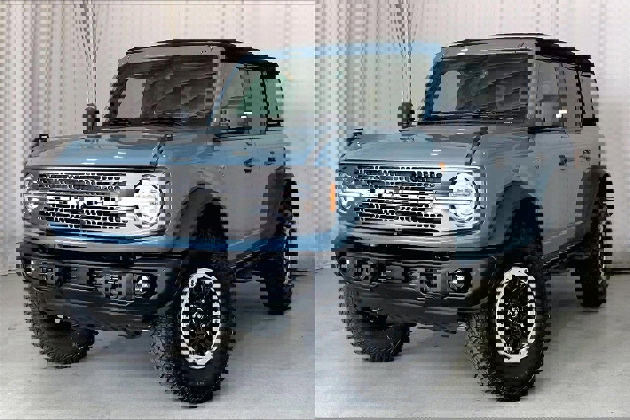 Used 2023 Ford Bronco Badlands w/ Sasquatch Package image 12