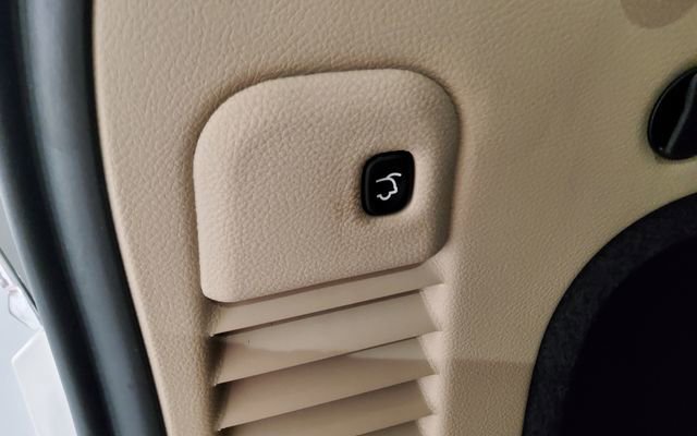 Used 2019 Jeep Grand Cherokee Limited RWD image 14
