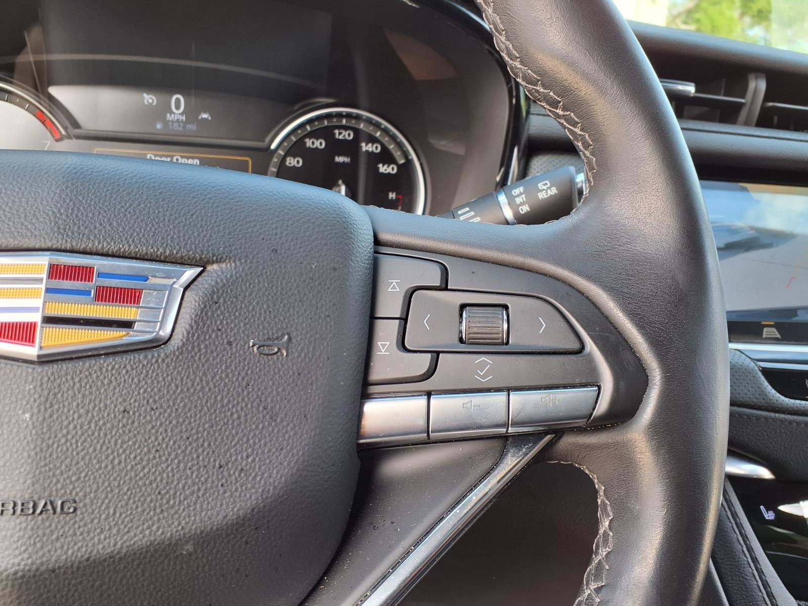 Certified 2024 Cadillac XT6 Luxury image 28