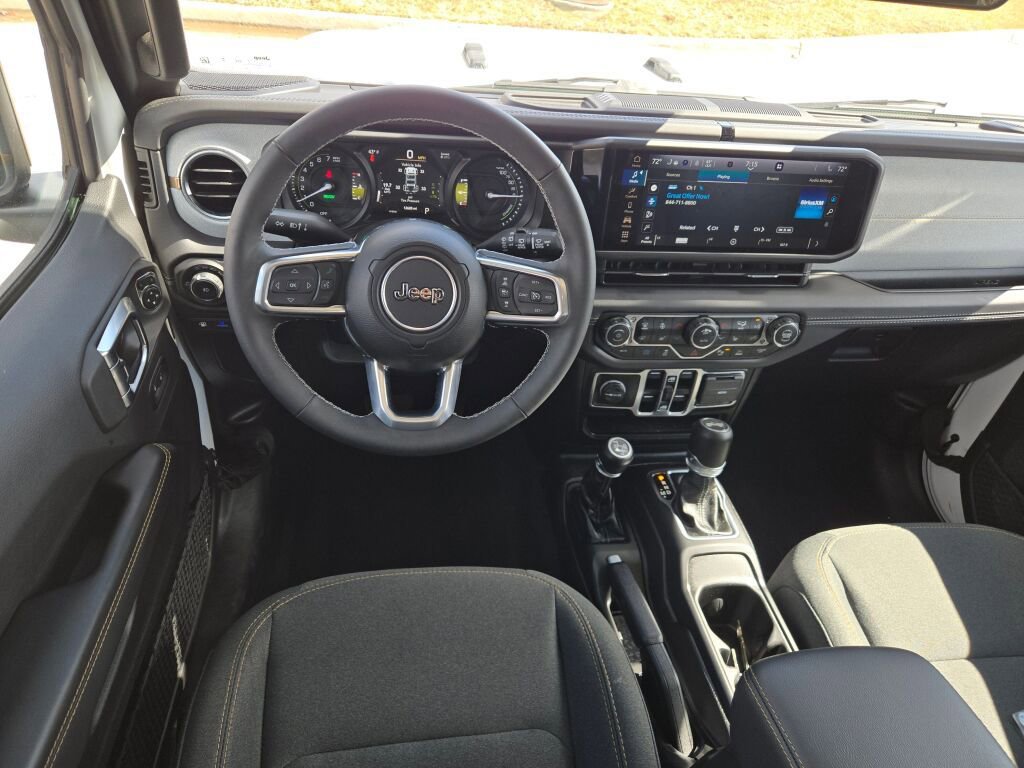 Used 2025 Jeep Wrangler Unlimited Sahara w/ Safety Group image 17