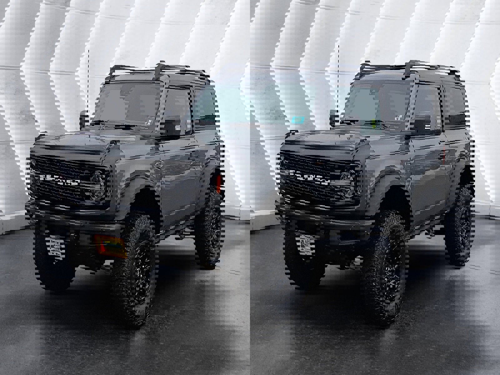 Used 2022 Ford Bronco Wildtrak image 2