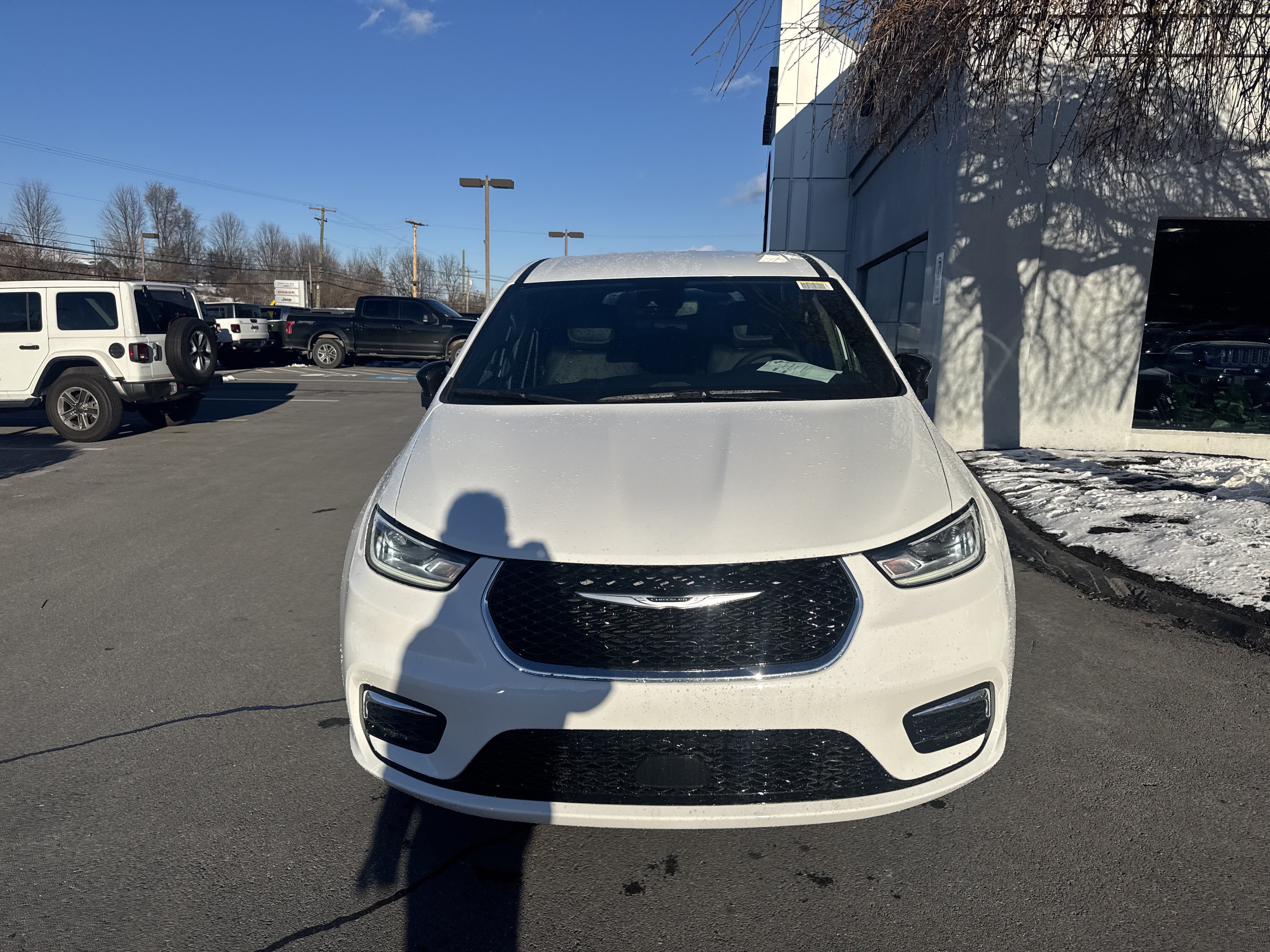 New 2026 Chrysler Pacifica Select FWD image 9
